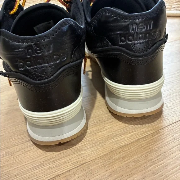 New Balance 574 H in mens size 12.
Cordura white/black - Picture 3 of 8